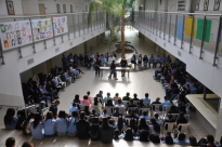 بالصور: توزيع شهادات الفصل الدراسي الثاني على طلاب مدرسة أجيال الثانوية في يافا